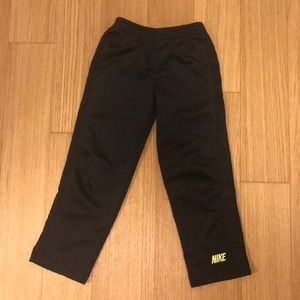 Boys Nike track pant